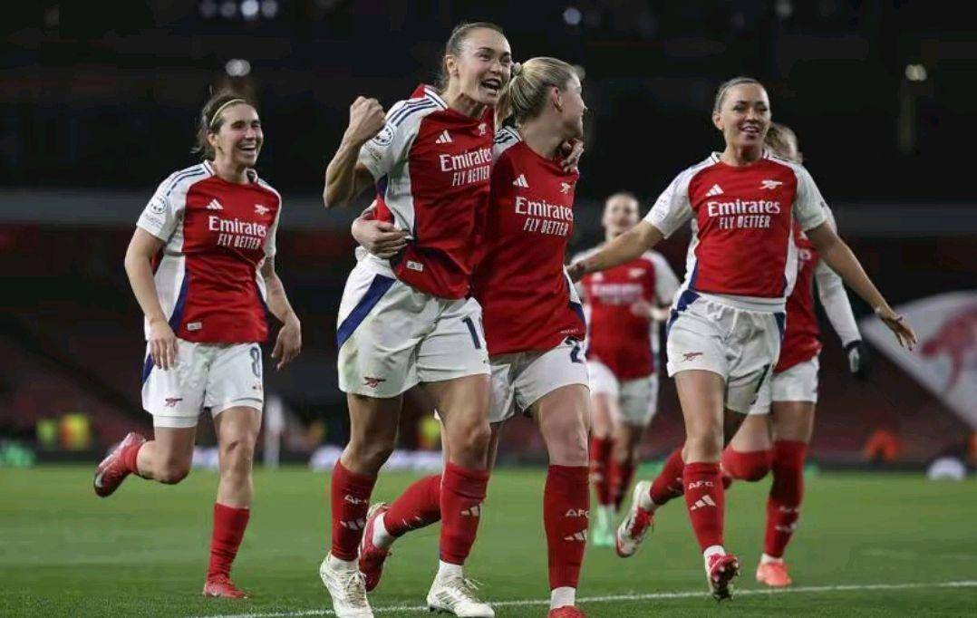 史诗翻盘！阿森纳女足3弹轰碎银河战舰 克洛艾双响导演奇迹夜