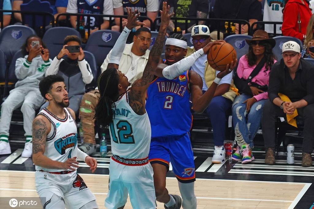 亚历山大31+8莫兰特重伤离场 雷霆大逆转灰熊夺赛点